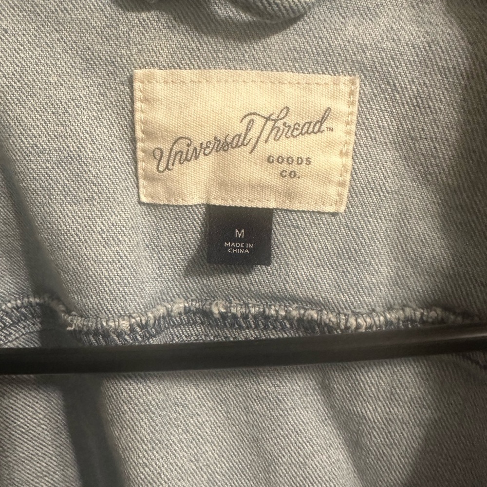 Women’s size M universal threads Jean jacket - Picture 2 of 3